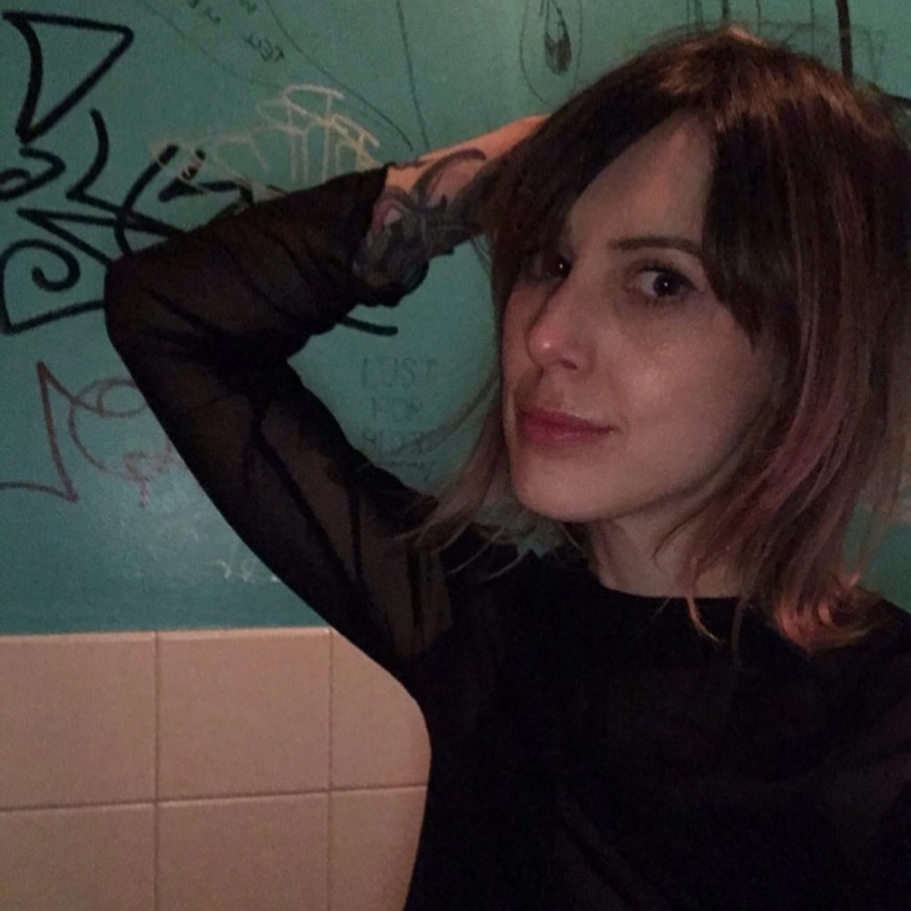 Meet your Posher, Chloe